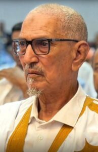 كاتب شهير ينتقد دعاة المأمورية الثالثة في وقت تغرق فيه العاصمة في الظلام والحر